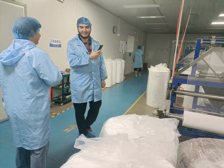 Инспекција за фабрика за надворешни работи на облак од облак од страна на клиенти од Блискиот исток