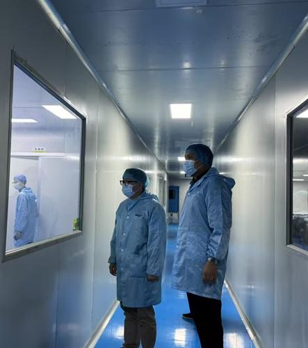 Посета на фабрика од гостин на изложбата MEDICA во Германија; Истражување на нови можности на европскиот медицински пазар